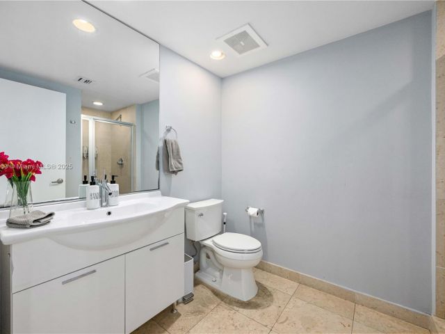 Apartment for sale  Unit #1604 - photo 6091467