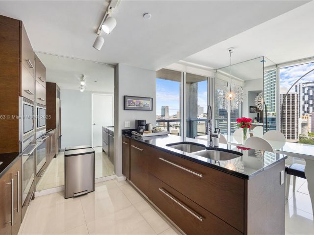 Apartment for sale  Unit #1604 - photo 6091474