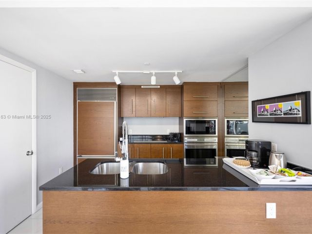 Apartment for sale  Unit #1604 - photo 6091475