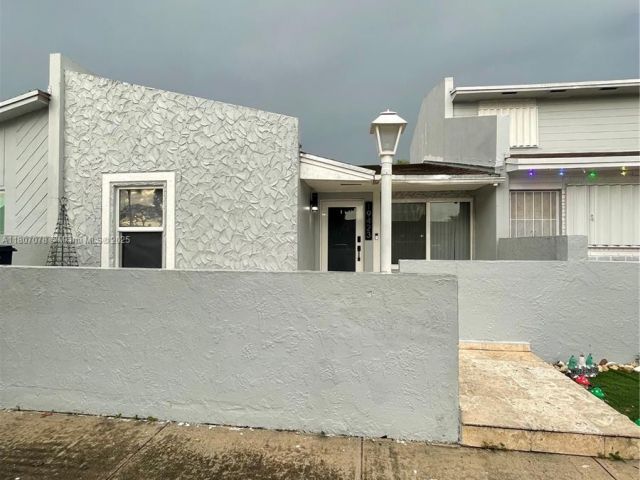 Home for sale at 19423 NW 53rd Pl - photo 6072120