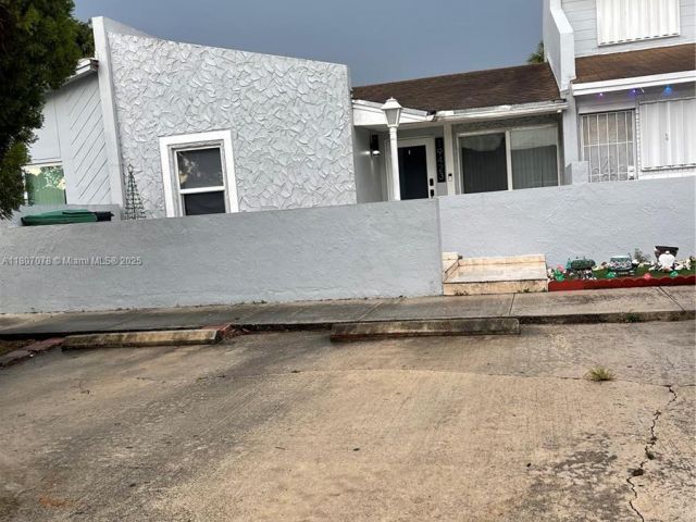 Home for sale at 19423 NW 53rd Pl - photo 6072121