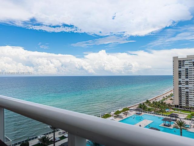 Apartment for sale  Unit #1605 - photo 6118810