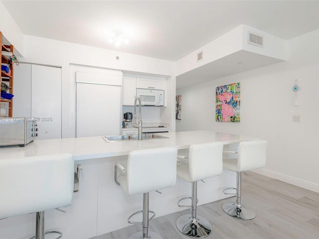 Apartment for sale  Unit #1605 - photo 6118824