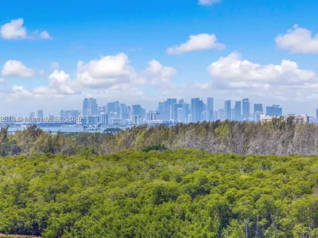 2-bedroom condo for rent in Sunny Isles Beach - 400 Sunny Isles 1106 - MondialRealty
