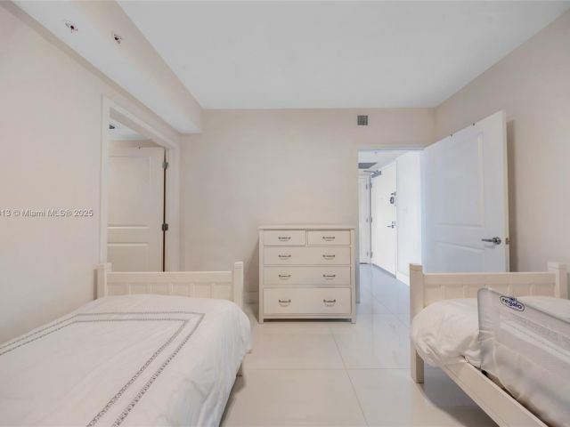 Apartment for rent  Unit #1106 - photo 6069612