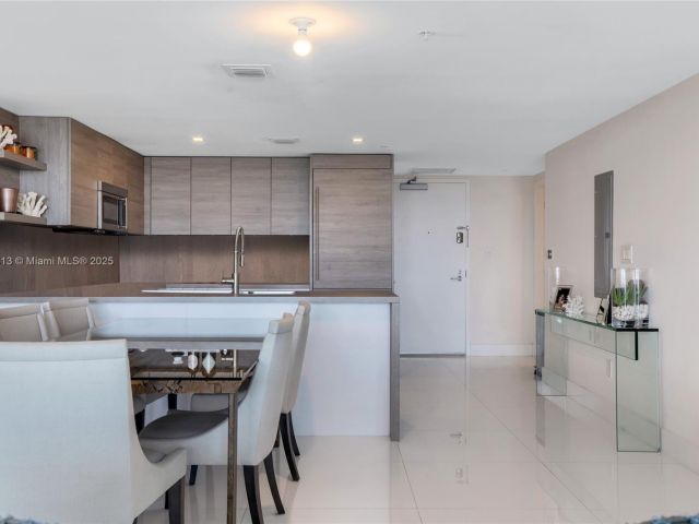 Apartment for rent  Unit #1106 - photo 6069615