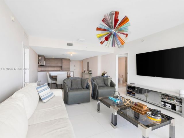 Apartment for rent  Unit #1106 - photo 6069616