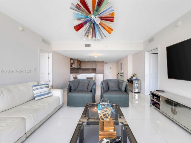 Apartment for rent  Unit #1106 - photo 6069617