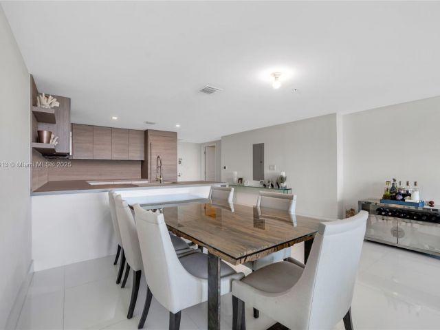 Apartment for rent  Unit #1106 - photo 6069619