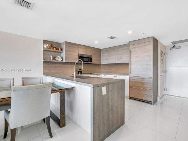 Apartment for rent  Unit #1106 - photo 6069624