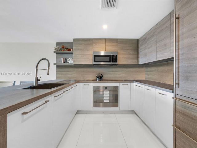 Apartment for rent  Unit #1106 - photo 6069625