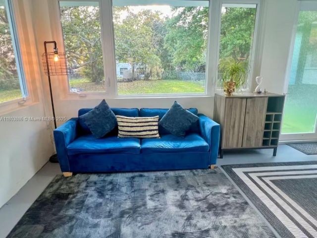 Home for rent at 12530 NE 4th Ave - photo 6069822