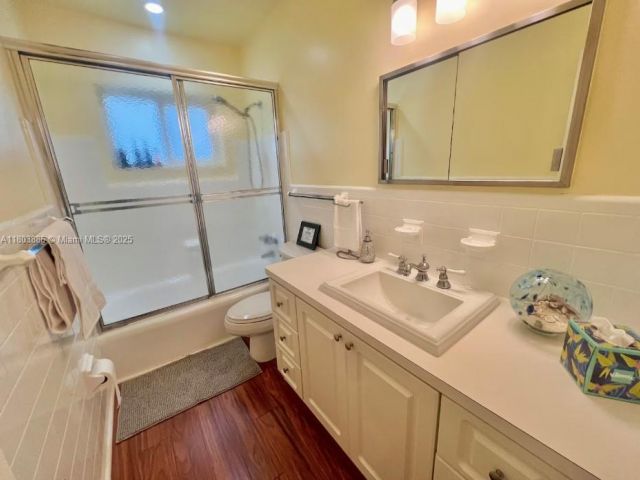 Home for rent at 12530 NE 4th Ave - photo 6069825