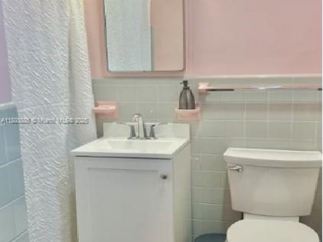 Home for rent at 12530 NE 4th Ave - photo 6069827