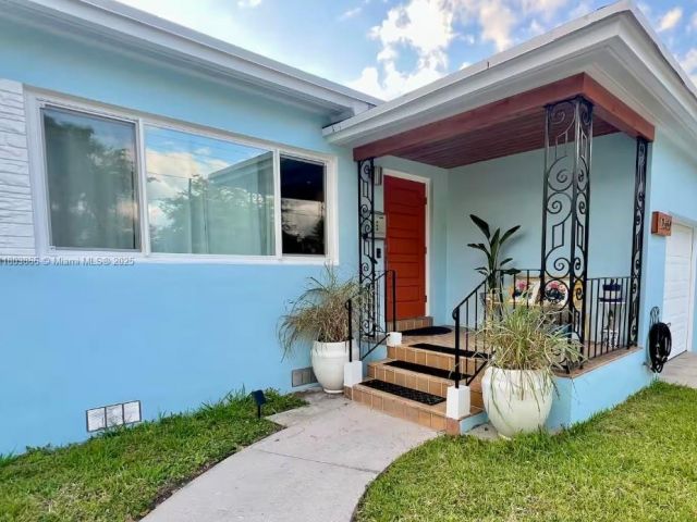 Home for rent at 12530 NE 4th Ave - photo 6069830