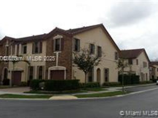 Home for rent at 3252 NW 103 Place 3252 - photo 6069701