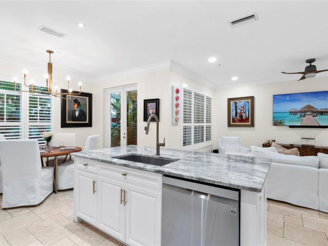 Home for sale at 220 NE 15th Ave 220 - photo 6131123