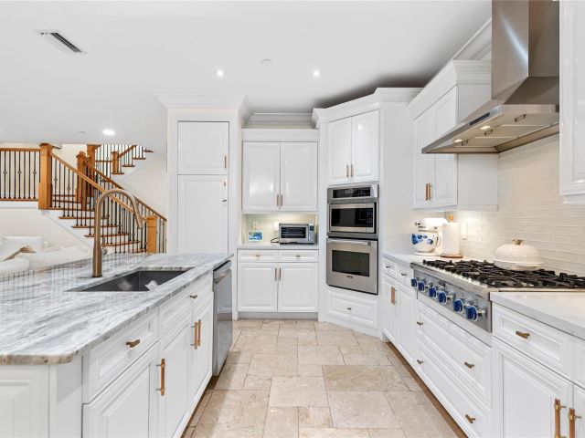 Home for sale at 220 NE 15th Ave 220 - photo 6131125