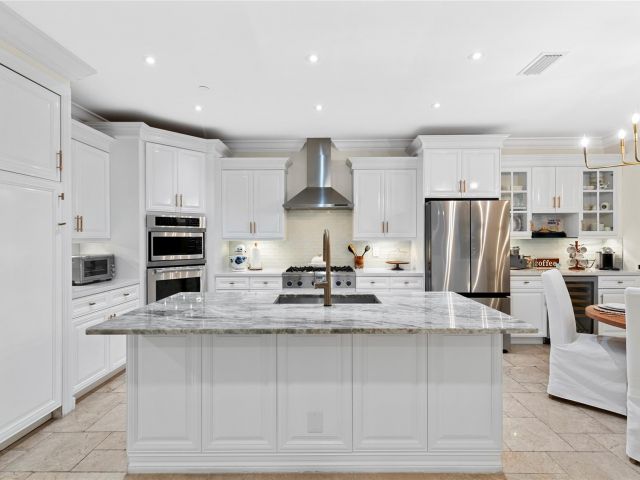 Home for sale at 220 NE 15th Ave 220 - photo 6131126