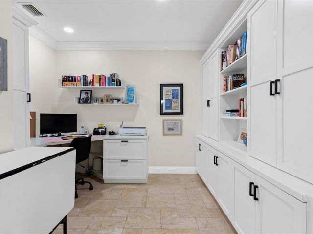 Home for sale at 220 NE 15th Ave 220 - photo 6131132