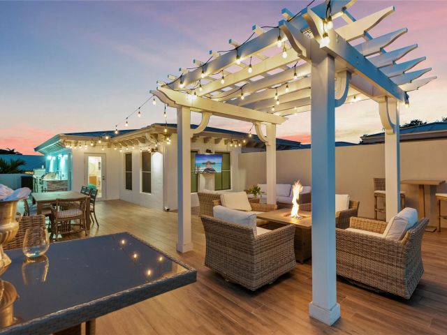 Home for sale at 220 NE 15th Ave 220 - photo 6131141