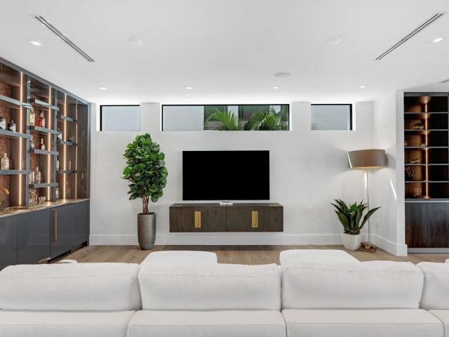 Home for rent at 1957 Harbourview Dr - photo 6249448