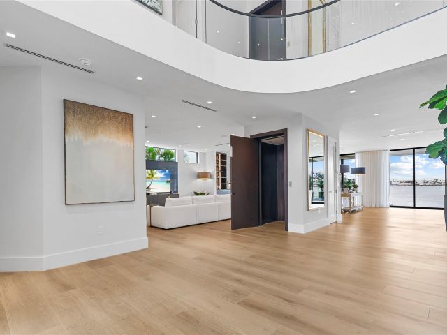 Home for rent at 1957 Harbourview Dr - photo 6249453