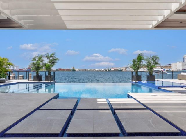 Home for rent at 1957 Harbourview Dr - photo 6249457