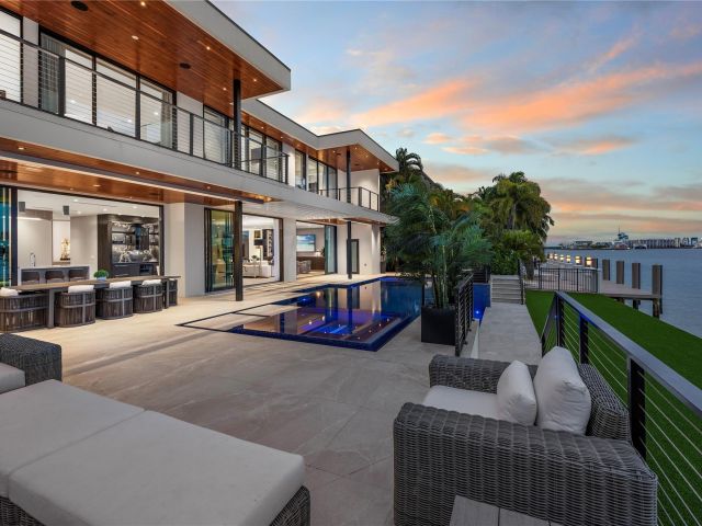 Home for rent at 1957 Harbourview Dr - photo 6249459