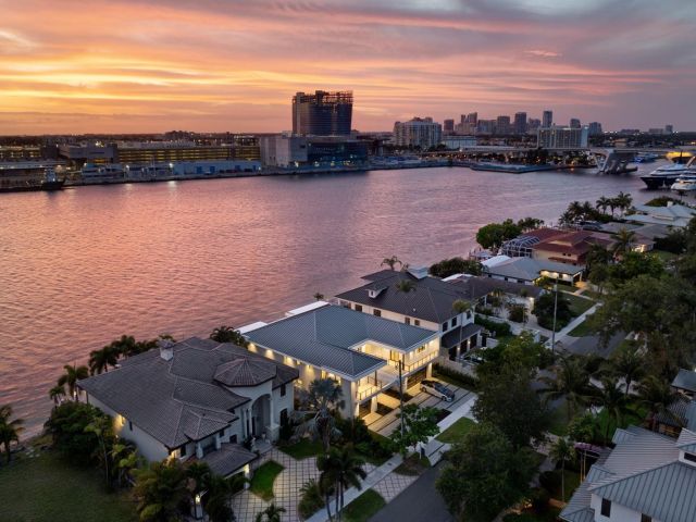 Home for rent at 1957 Harbourview Dr - photo 6249462