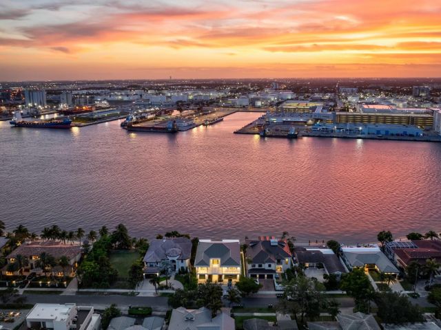 Home for rent at 1957 Harbourview Dr - photo 6249463