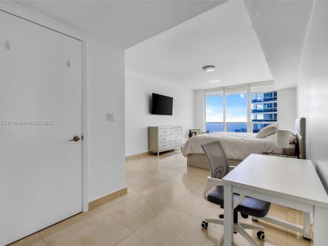 Apartment for rent  Unit #2806 - photo 6074294