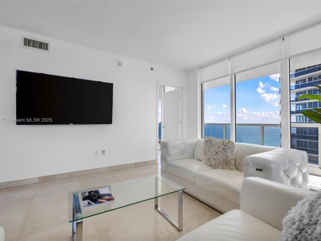 Apartment for rent  Unit #2806 - photo 6074295