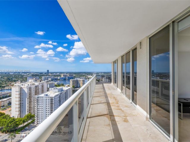 Apartment for rent  Unit #2806 - photo 6074305