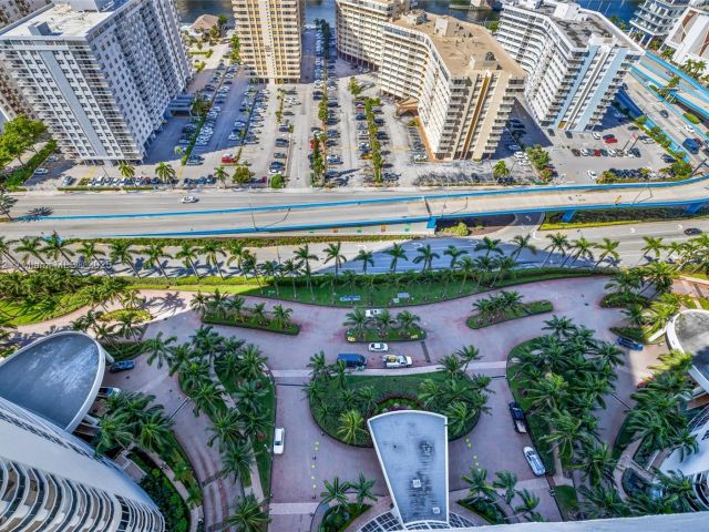 Apartment for rent  Unit #2806 - photo 6074311