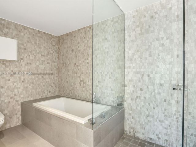 Apartment for sale  Unit #1203 - photo 6080452