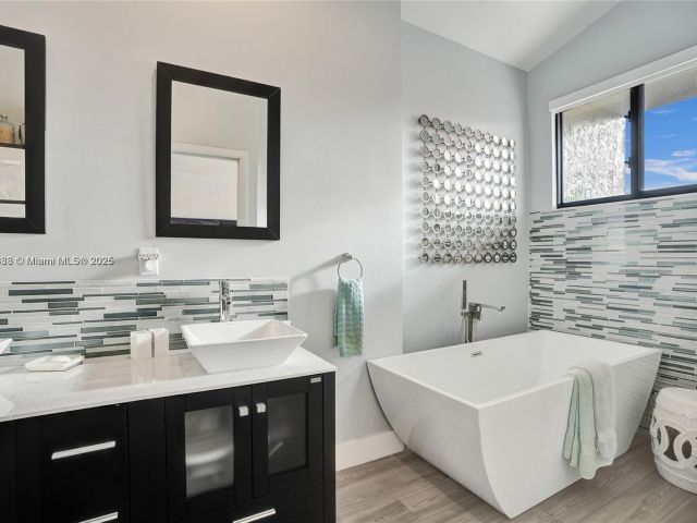 Home for sale at 21388 Marina Cove Cir 13-G - photo 7137259