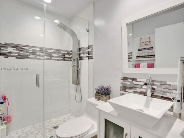 Home for sale at 21388 Marina Cove Cir 13-G - photo 7137263