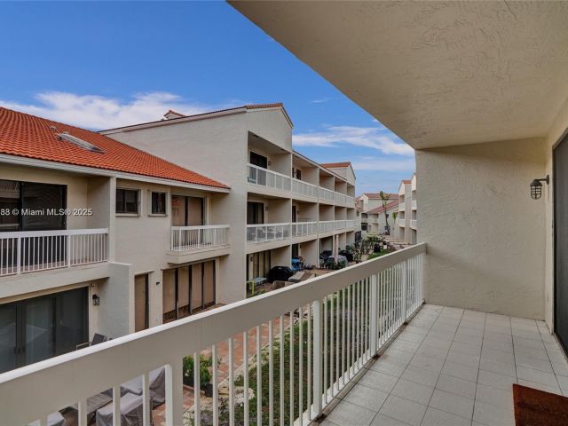 Home for sale at 21388 Marina Cove Cir 13-G - photo 7137265