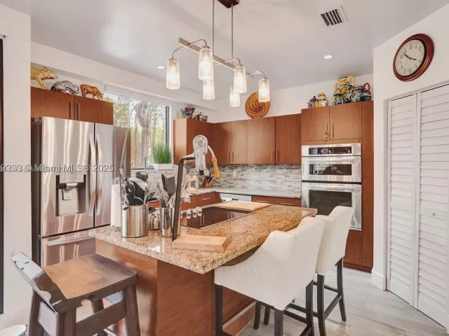 4-bedroom home for sale in Aventura - 21388 Marina Cove Cir 13-G - MondialRealty