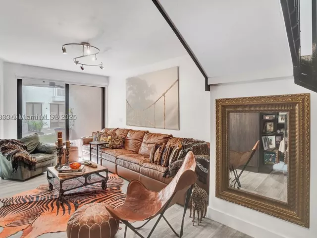 4-bedroom home for sale in Aventura - 21388 Marina Cove Cir 13-G - MondialRealty