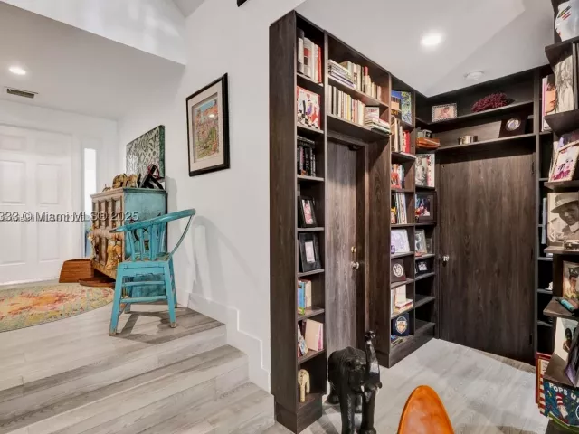 4-bedroom home for sale in Aventura - 21388 Marina Cove Cir 13-G - MondialRealty
