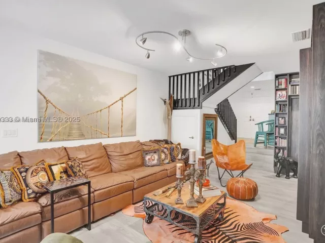 4-bedroom home for sale in Aventura - 21388 Marina Cove Cir 13-G - MondialRealty