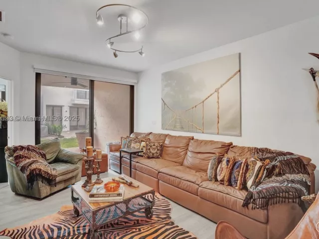 4-bedroom home for sale in Aventura - 21388 Marina Cove Cir 13-G - MondialRealty
