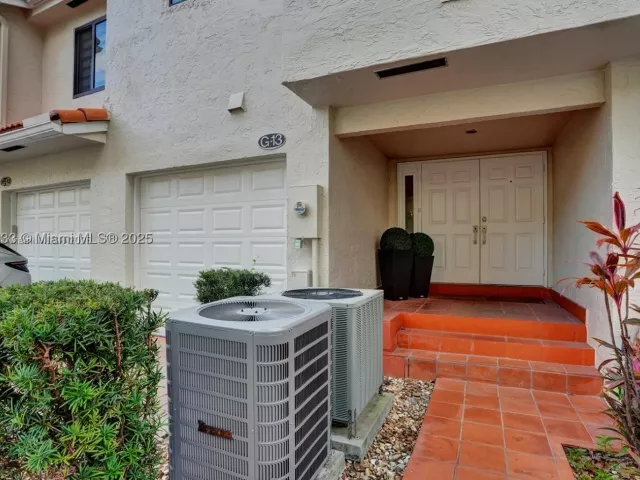 4-bedroom home for sale in Aventura - 21388 Marina Cove Cir 13-G - MondialRealty