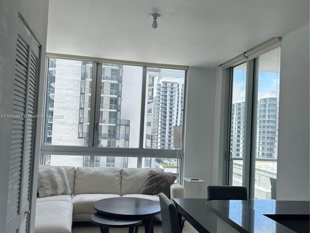 Apartment for rent  Unit #T-2011 - photo 6076241