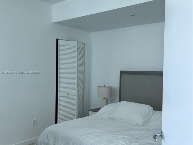Apartment for rent  Unit #T-2011 - photo 6076242