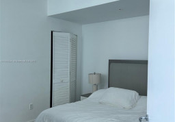 Apartment #T-2011 at Met 1