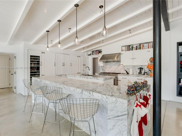 Home for rent at 270 Island Dr - photo 6072503