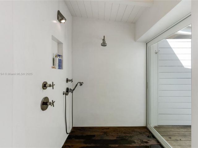 Home for rent at 270 Island Dr - photo 6072505